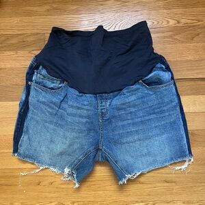 Old Navy Maternity Jean Shorts Size 16